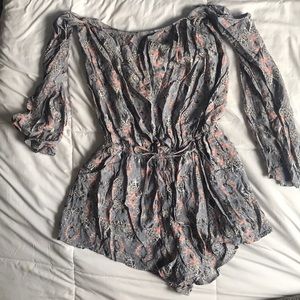 💜 OFF THE SHOULDER DRAWSTRING PRINTED ROMPER! 💜